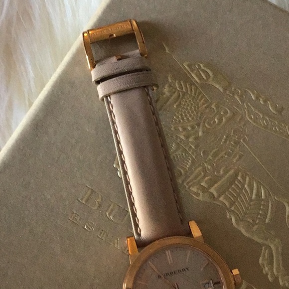 Like New Rose Gold Burberry Watch - Picture 4 of 9